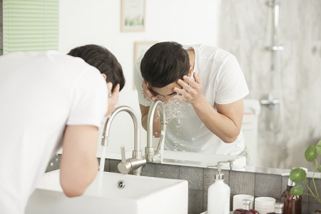 化學(xué)物品進(jìn)入眼睛怎么處理？